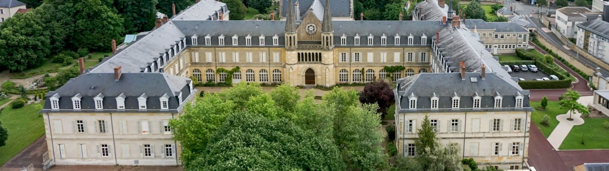 Séminaires professionnels, réunions d'association, rassemblements familiaux... Une maison pour tous !